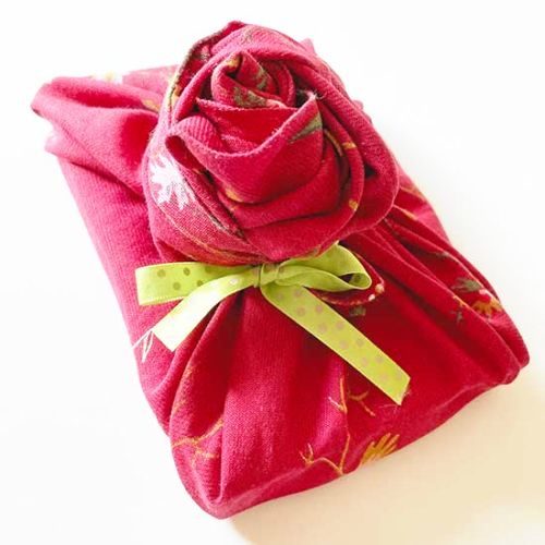 Img fabrric gift wrap rose 500x500 1